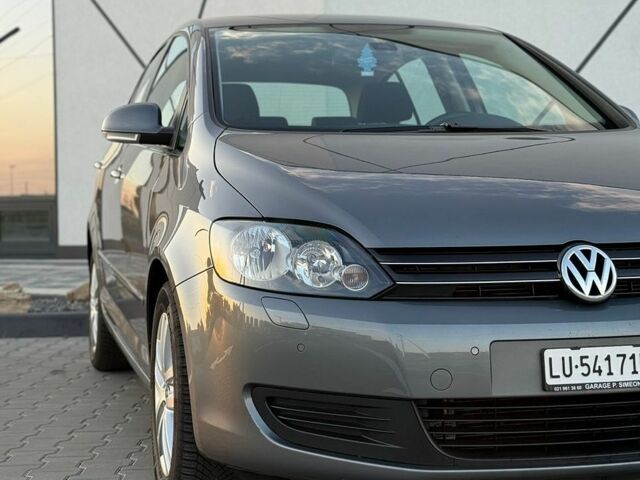 Сірий Фольксваген Golf Plus, об'ємом двигуна 1.4 л та пробігом 127 тис. км за 10999 $, фото 2 на Automoto.ua