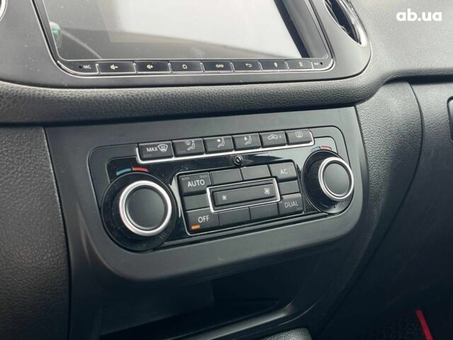 Серый Фольксваген Гольф Плюс, объемом двигателя 1.6 л и пробегом 313 тыс. км за 8290 $, фото 22 на Automoto.ua