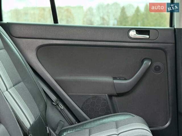 Сірий Фольксваген Golf Plus, об'ємом двигуна 1.4 л та пробігом 194 тис. км за 9700 $, фото 94 на Automoto.ua