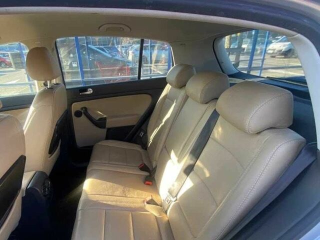 Серый Фольксваген Гольф Плюс, объемом двигателя 1.6 л и пробегом 181 тыс. км за 9900 $, фото 3 на Automoto.ua