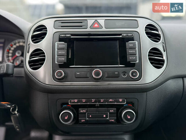 Сірий Фольксваген Golf Plus, об'ємом двигуна 1.4 л та пробігом 194 тис. км за 9700 $, фото 68 на Automoto.ua