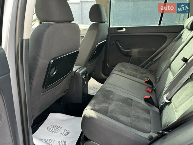 Сірий Фольксваген Golf Plus, об'ємом двигуна 1.6 л та пробігом 261 тис. км за 9150 $, фото 19 на Automoto.ua