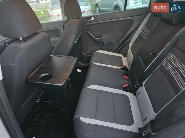 Серый Фольксваген Гольф Плюс, объемом двигателя 1.6 л и пробегом 113 тыс. км за 13500 $, фото 29 на Automoto.ua