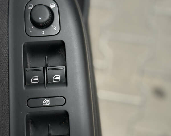 Сірий Фольксваген Golf Plus, об'ємом двигуна 1.4 л та пробігом 194 тис. км за 9700 $, фото 47 на Automoto.ua