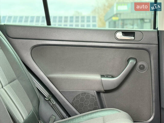 Сірий Фольксваген Golf Plus, об'ємом двигуна 1.4 л та пробігом 194 тис. км за 9000 $, фото 96 на Automoto.ua