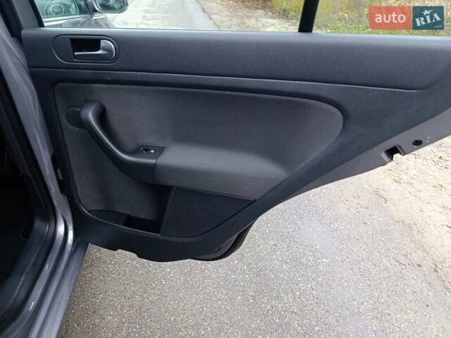 Серый Фольксваген Гольф Плюс, объемом двигателя 1.4 л и пробегом 200 тыс. км за 11650 $, фото 31 на Automoto.ua