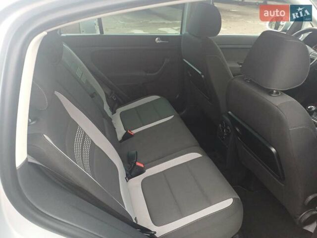 Серый Фольксваген Гольф Плюс, объемом двигателя 1.6 л и пробегом 273 тыс. км за 9200 $, фото 27 на Automoto.ua