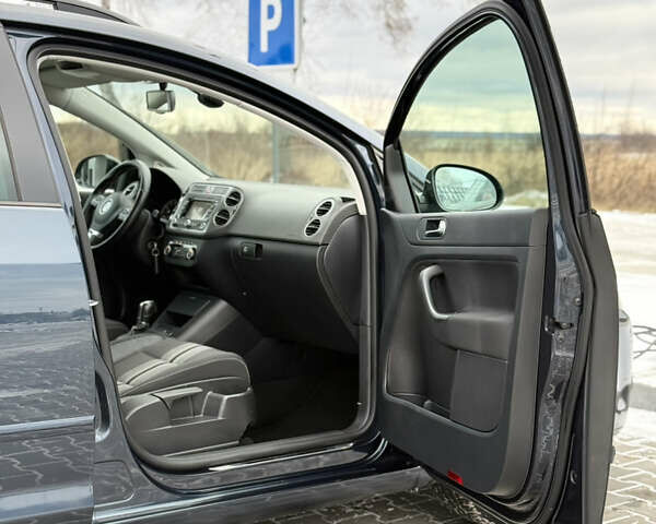 Сірий Фольксваген Golf Plus, об'ємом двигуна 1.4 л та пробігом 194 тис. км за 9000 $, фото 98 на Automoto.ua