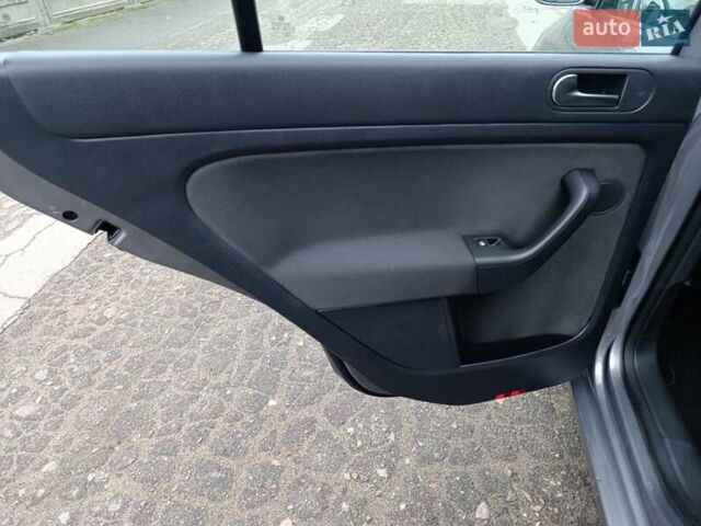 Серый Фольксваген Гольф Плюс, объемом двигателя 1.4 л и пробегом 200 тыс. км за 11650 $, фото 29 на Automoto.ua