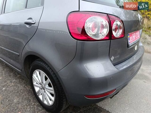 Серый Фольксваген Гольф Плюс, объемом двигателя 1.4 л и пробегом 200 тыс. км за 11650 $, фото 17 на Automoto.ua