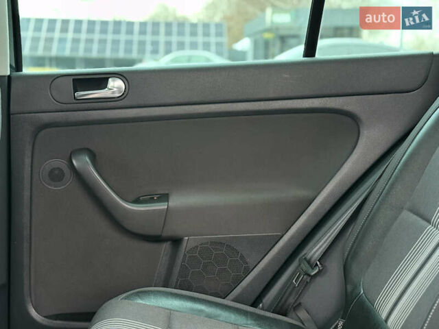 Сірий Фольксваген Golf Plus, об'ємом двигуна 1.4 л та пробігом 194 тис. км за 9700 $, фото 79 на Automoto.ua