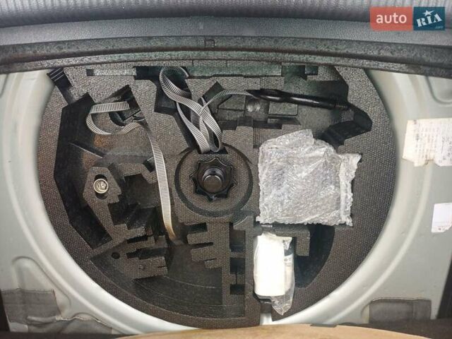 Серый Фольксваген Гольф Плюс, объемом двигателя 1.6 л и пробегом 273 тыс. км за 9200 $, фото 11 на Automoto.ua