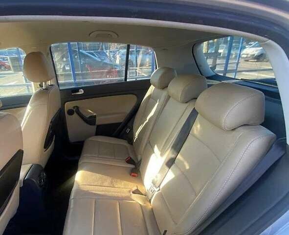 Серый Фольксваген Гольф Плюс, объемом двигателя 1.6 л и пробегом 181 тыс. км за 9900 $, фото 2 на Automoto.ua