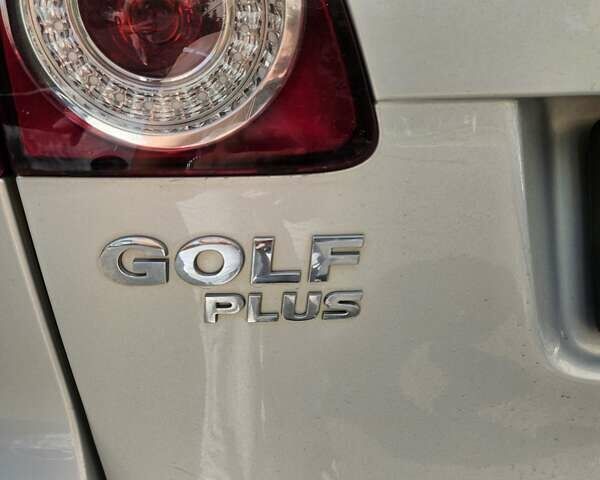 Серый Фольксваген Гольф Плюс, объемом двигателя 1.6 л и пробегом 113 тыс. км за 13500 $, фото 8 на Automoto.ua