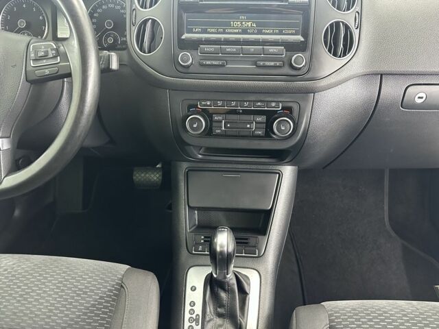 Серый Фольксваген Гольф Плюс, объемом двигателя 1.4 л и пробегом 168 тыс. км за 7999 $, фото 14 на Automoto.ua