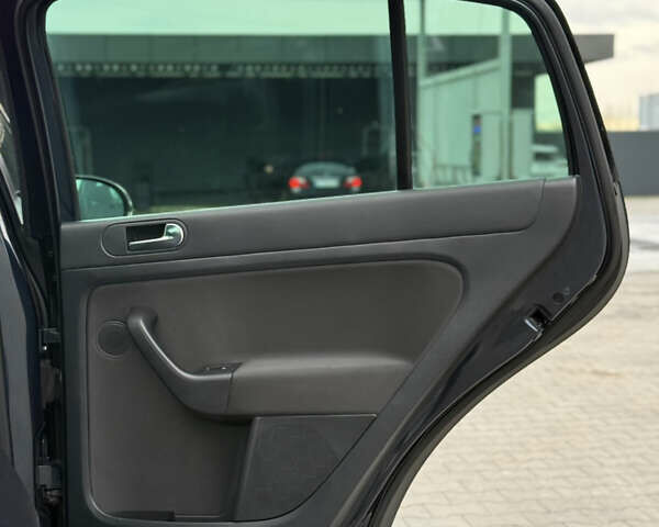 Сірий Фольксваген Golf Plus, об'ємом двигуна 1.4 л та пробігом 194 тис. км за 9700 $, фото 87 на Automoto.ua