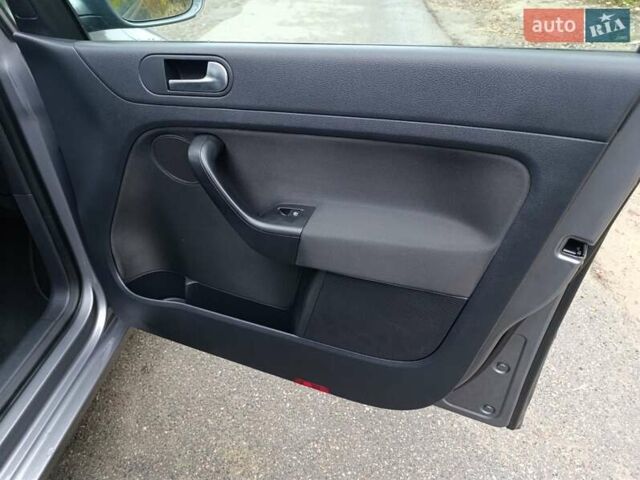 Серый Фольксваген Гольф Плюс, объемом двигателя 1.4 л и пробегом 200 тыс. км за 11650 $, фото 32 на Automoto.ua