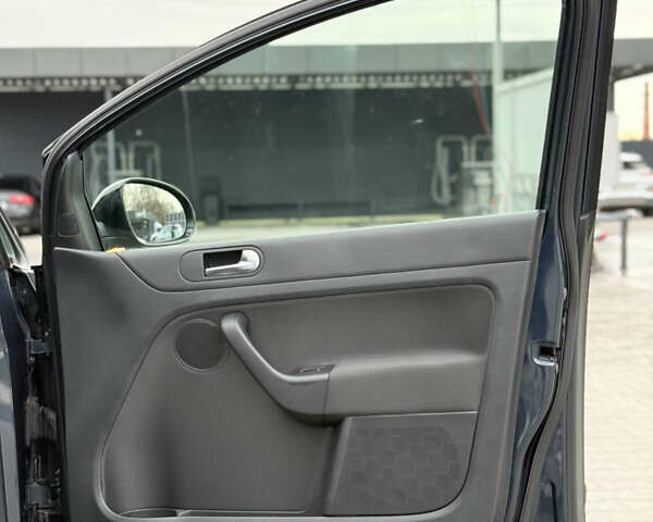 Сірий Фольксваген Golf Plus, об'ємом двигуна 1.4 л та пробігом 194 тис. км за 9700 $, фото 99 на Automoto.ua