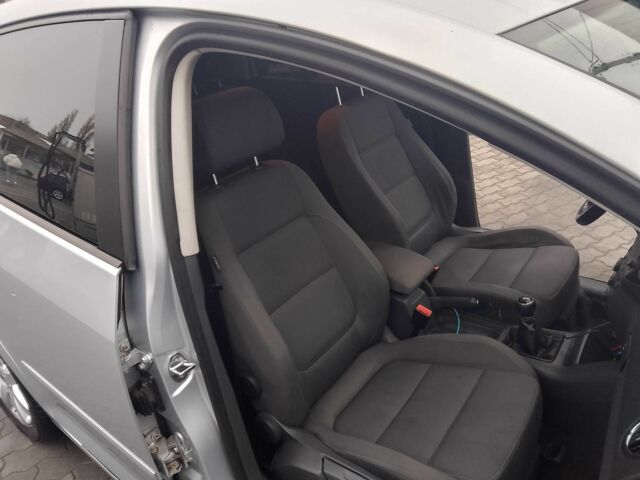 Фольксваген Гольф Плюс 2005 в Луцке на Automoto.ua Серый Фольксваген Гольф Плюс, объемом двигателя 1.6 л и пробегом 235 тыс. км за 4700 $, фото 6 на Automoto.ua