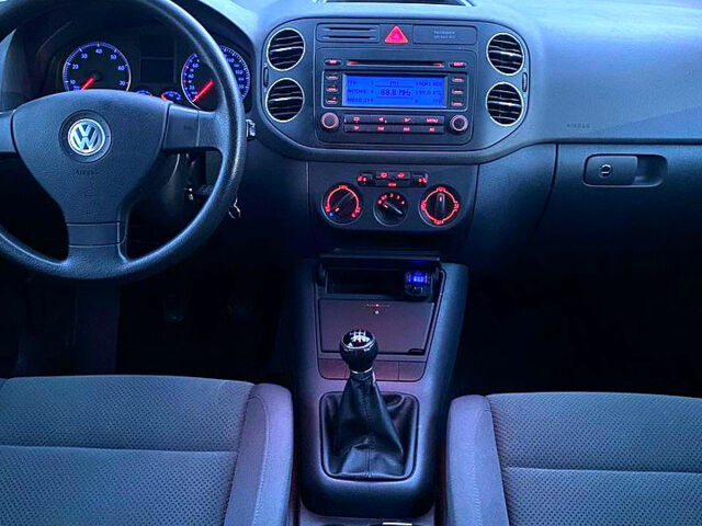 Сірий Фольксваген Golf Plus, об'ємом двигуна 1.6 л та пробігом 183 тис. км за 5900 $, фото 5 на Automoto.ua