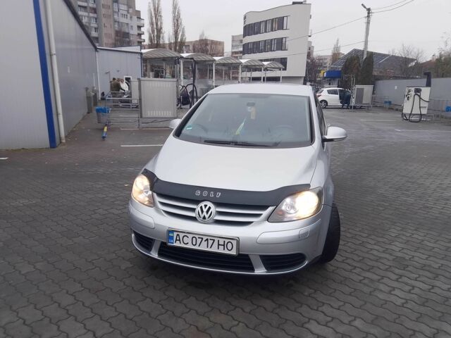 Фольксваген Гольф Плюс 2005 в Луцке на Automoto.ua Серый Фольксваген Гольф Плюс, объемом двигателя 1.6 л и пробегом 235 тыс. км за 4700 $, фото 1 на Automoto.ua