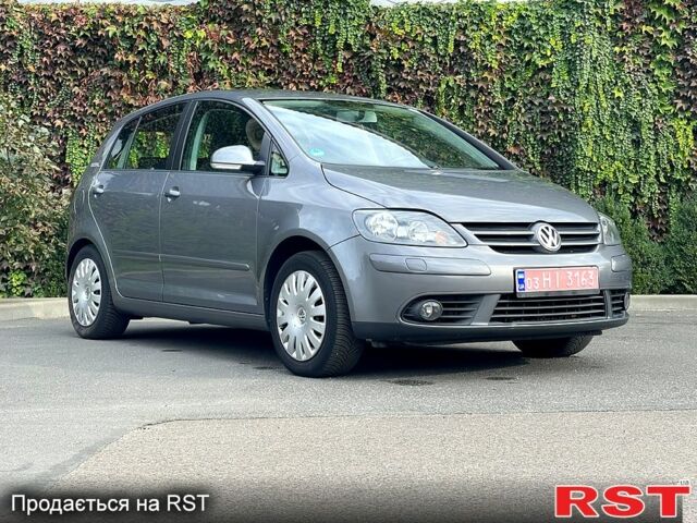 Серый Фольксваген Гольф Плюс, объемом двигателя 1.6 л и пробегом 208 тыс. км за 6600 $, фото 6 на Automoto.ua