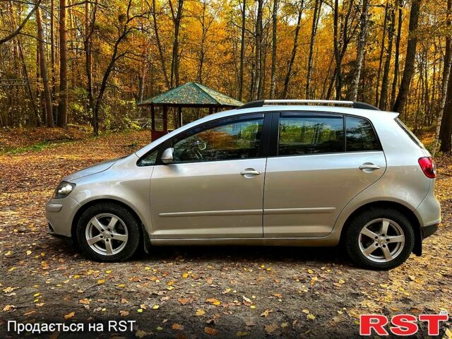 Серый Фольксваген Гольф Плюс, объемом двигателя 1.6 л и пробегом 333 тыс. км за 5650 $, фото 1 на Automoto.ua