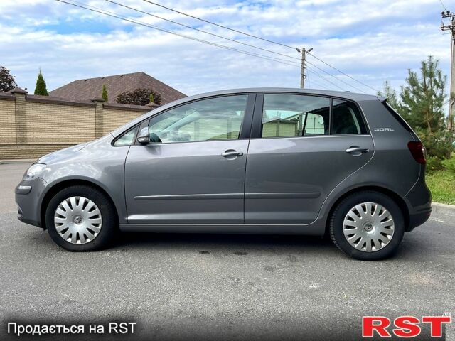 Серый Фольксваген Гольф Плюс, объемом двигателя 1.6 л и пробегом 208 тыс. км за 6600 $, фото 5 на Automoto.ua