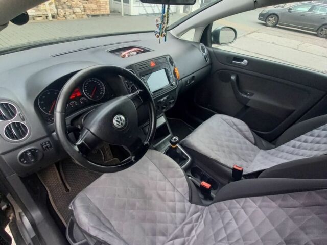Сірий Фольксваген Golf Plus, об'ємом двигуна 1.6 л та пробігом 267 тис. км за 6300 $, фото 5 на Automoto.ua
