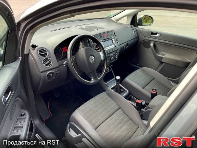 Серый Фольксваген Гольф Плюс, объемом двигателя 1.6 л и пробегом 208 тыс. км за 6600 $, фото 10 на Automoto.ua