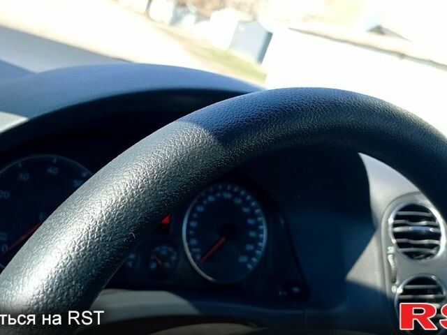 Серый Фольксваген Гольф Плюс, объемом двигателя 14 л и пробегом 194 тыс. км за 5900 $, фото 8 на Automoto.ua