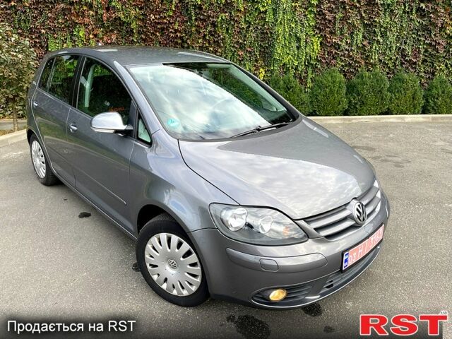 Серый Фольксваген Гольф Плюс, объемом двигателя 1.6 л и пробегом 208 тыс. км за 6600 $, фото 3 на Automoto.ua