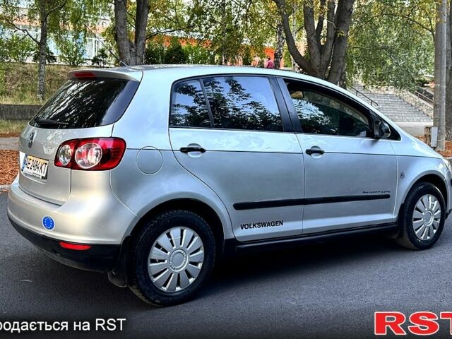 Серый Фольксваген Гольф Плюс, объемом двигателя 1.6 л и пробегом 200 тыс. км за 3999 $, фото 5 на Automoto.ua