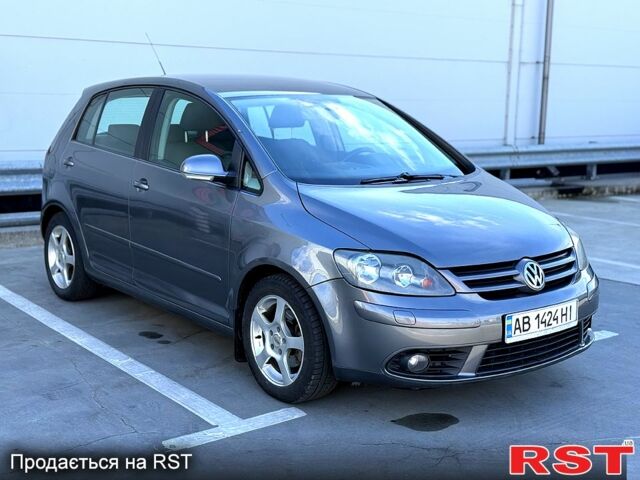 Серый Фольксваген Гольф Плюс, объемом двигателя 1.6 л и пробегом 210 тыс. км за 5500 $, фото 6 на Automoto.ua