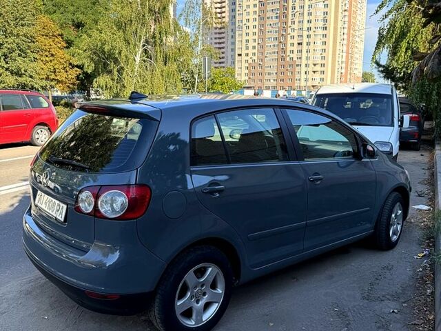 Серый Фольксваген Гольф Плюс, объемом двигателя 1.6 л и пробегом 214 тыс. км за 5500 $, фото 4 на Automoto.ua