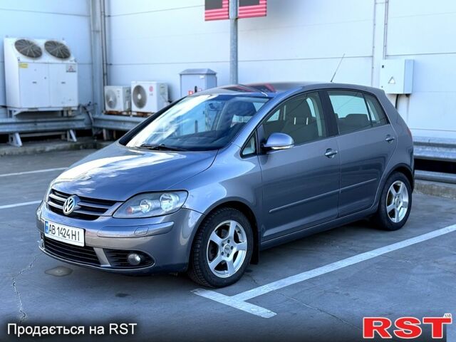 Серый Фольксваген Гольф Плюс, объемом двигателя 1.6 л и пробегом 210 тыс. км за 5500 $, фото 3 на Automoto.ua