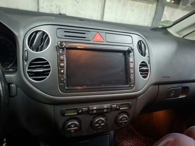 Сірий Фольксваген Golf Plus, об'ємом двигуна 1.4 л та пробігом 220 тис. км за 6200 $, фото 9 на Automoto.ua