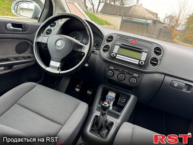 Серый Фольксваген Гольф Плюс, объемом двигателя 1.6 л и пробегом 127 тыс. км за 7550 $, фото 10 на Automoto.ua