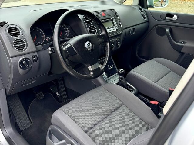 Серый Фольксваген Гольф Плюс, объемом двигателя 1.6 л и пробегом 127 тыс. км за 7550 $, фото 9 на Automoto.ua