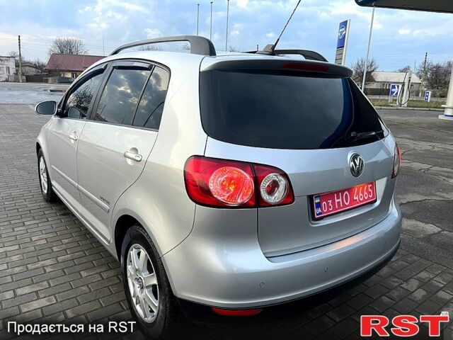 Серый Фольксваген Гольф Плюс, объемом двигателя 1.4 л и пробегом 244 тыс. км за 7350 $, фото 3 на Automoto.ua