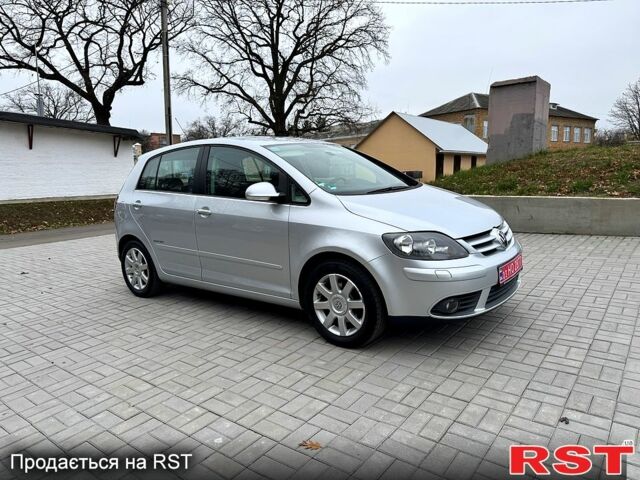 Серый Фольксваген Гольф Плюс, объемом двигателя 1.6 л и пробегом 127 тыс. км за 7550 $, фото 1 на Automoto.ua