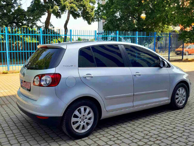 Серый Фольксваген Гольф Плюс, объемом двигателя 1.4 л и пробегом 181 тыс. км за 6500 $, фото 3 на Automoto.ua