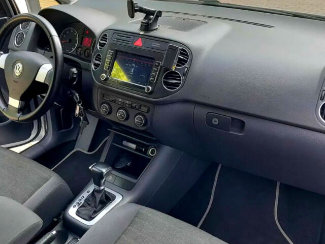 Серый Фольксваген Гольф Плюс, объемом двигателя 1.4 л и пробегом 181 тыс. км за 6500 $, фото 9 на Automoto.ua