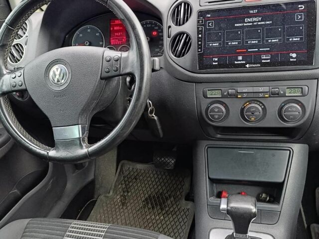 Сірий Фольксваген Golf Plus, об'ємом двигуна 2 л та пробігом 207 тис. км за 10451 $, фото 5 на Automoto.ua