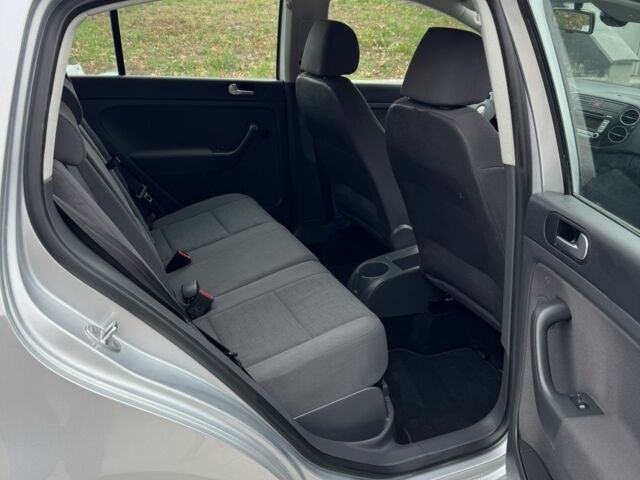 Серый Фольксваген Гольф Плюс, объемом двигателя 1.6 л и пробегом 127 тыс. км за 7550 $, фото 21 на Automoto.ua