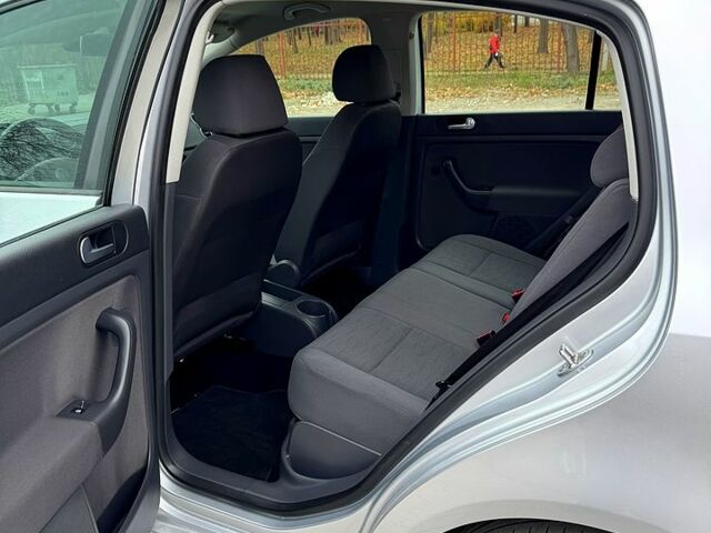 Серый Фольксваген Гольф Плюс, объемом двигателя 1.6 л и пробегом 127 тыс. км за 7550 $, фото 11 на Automoto.ua