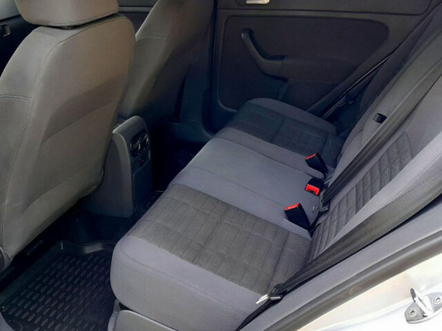 Серый Фольксваген Гольф Плюс, объемом двигателя 1.4 л и пробегом 181 тыс. км за 6500 $, фото 7 на Automoto.ua