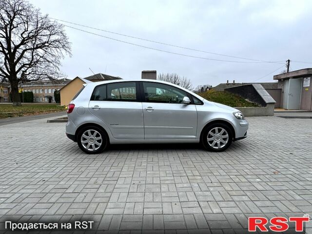 Серый Фольксваген Гольф Плюс, объемом двигателя 1.6 л и пробегом 127 тыс. км за 7550 $, фото 6 на Automoto.ua