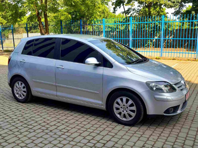 Серый Фольксваген Гольф Плюс, объемом двигателя 1.4 л и пробегом 181 тыс. км за 6500 $, фото 2 на Automoto.ua