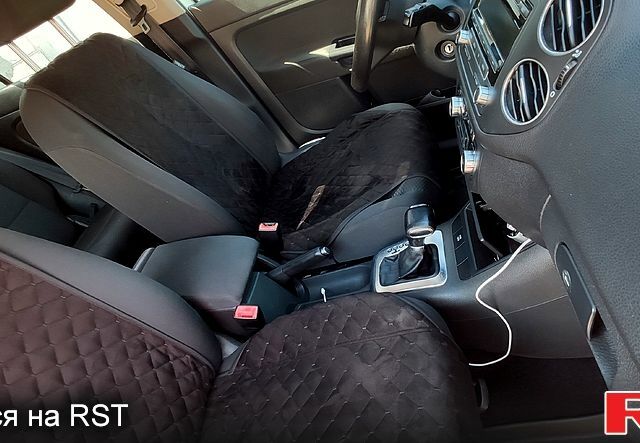 Серый Фольксваген Гольф Плюс, объемом двигателя 1.6 л и пробегом 156 тыс. км за 7500 $, фото 2 на Automoto.ua